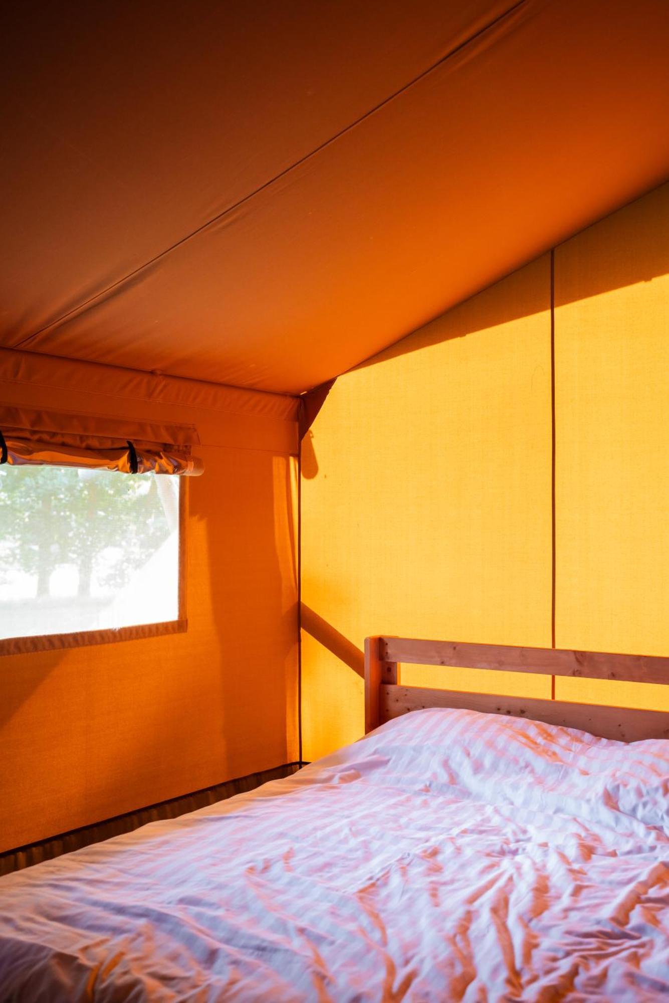 Camping De Chenefleur Tintigny Room photo
