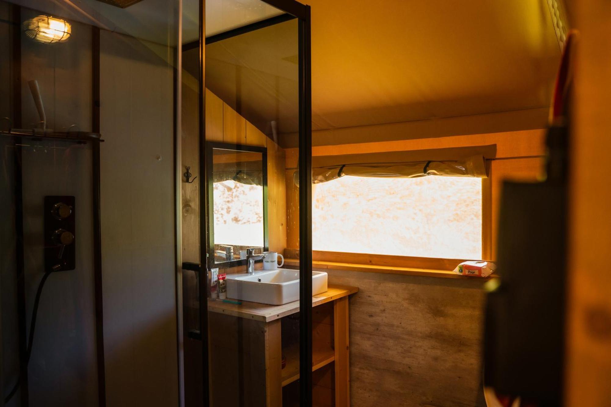 Camping De Chenefleur Tintigny Room photo